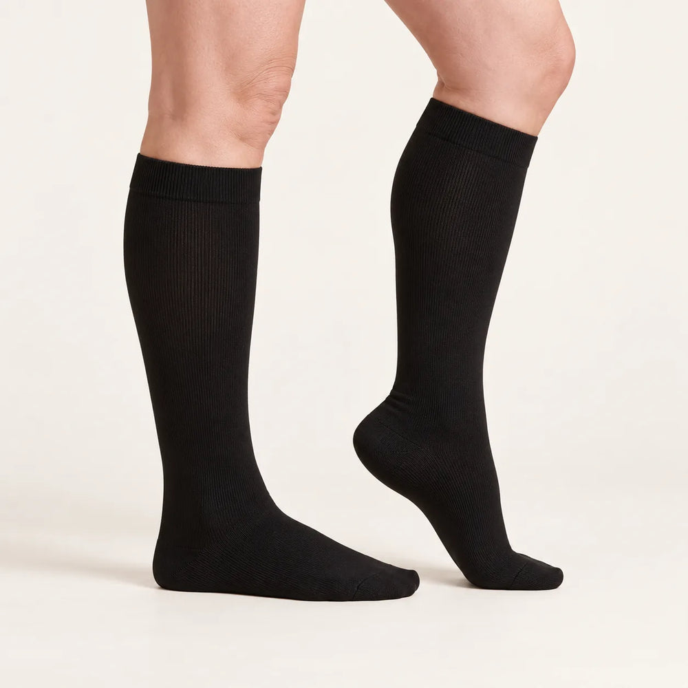 Lovelle Lift compression socks in Black – side view – graduated compression from ankle to knee