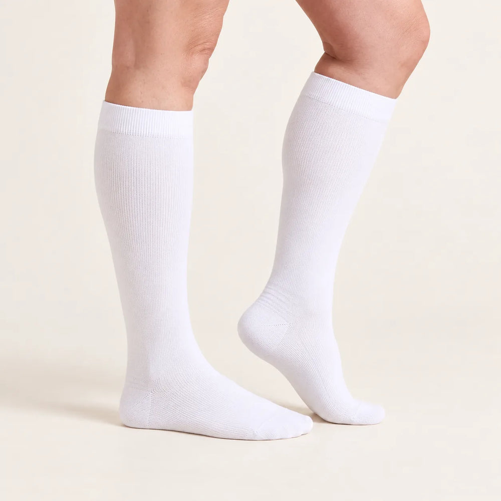 Lovelle Lift compression socks in White – side view – graduated compression from ankle to knee