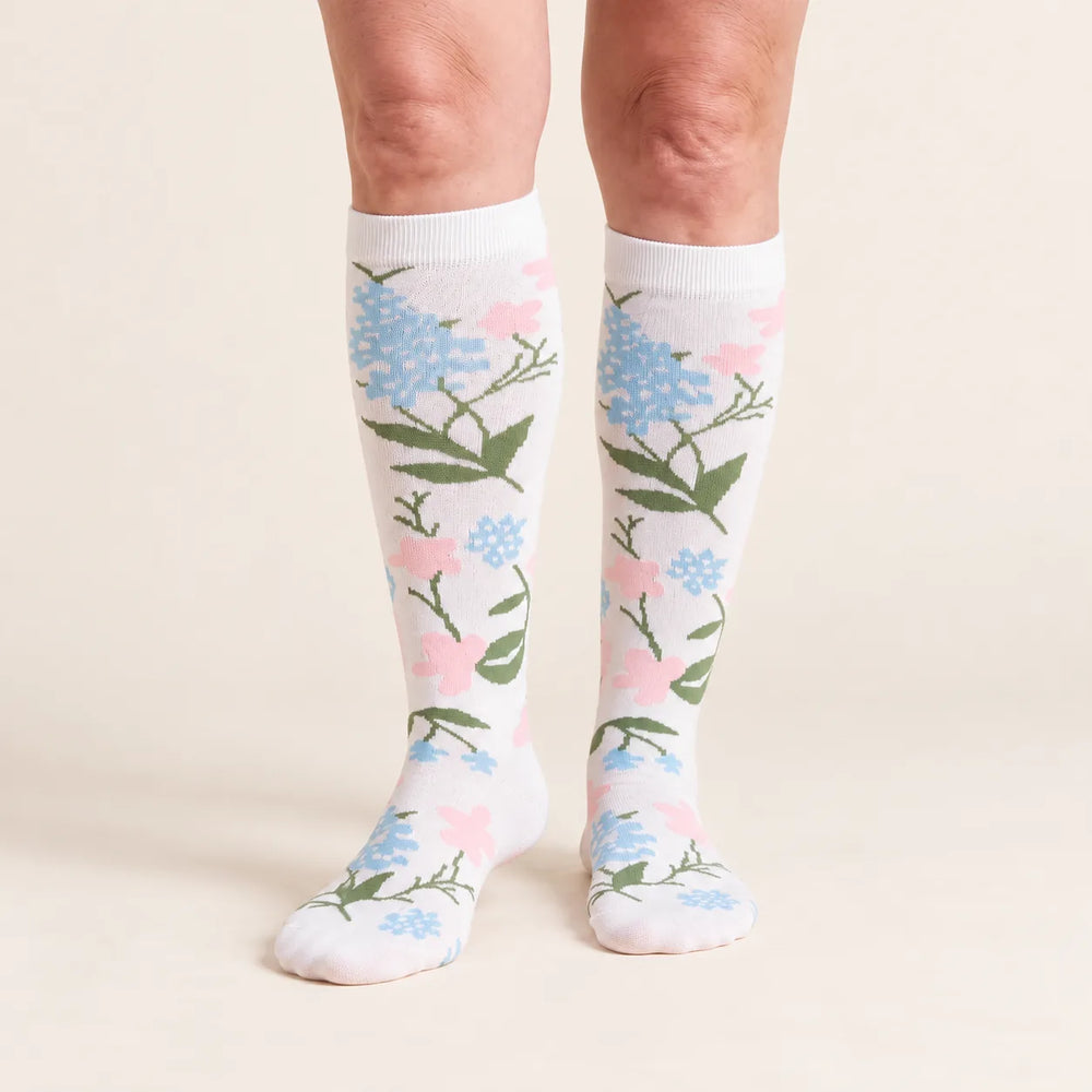 Lovelle Lift compression socks in White Meadow – front view – knee-high with soft-knit cuff