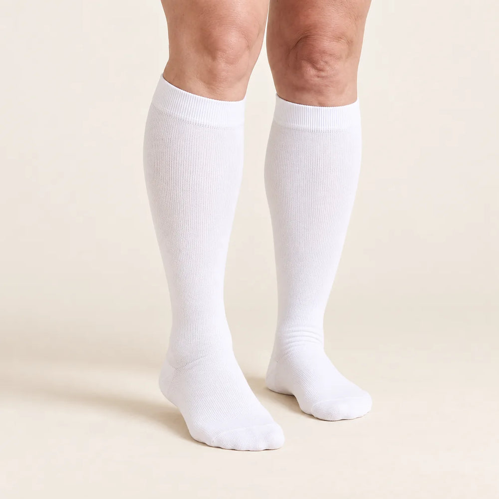 Lovelle Lift compression socks in White – front view – knee-high with soft-knit cuff
