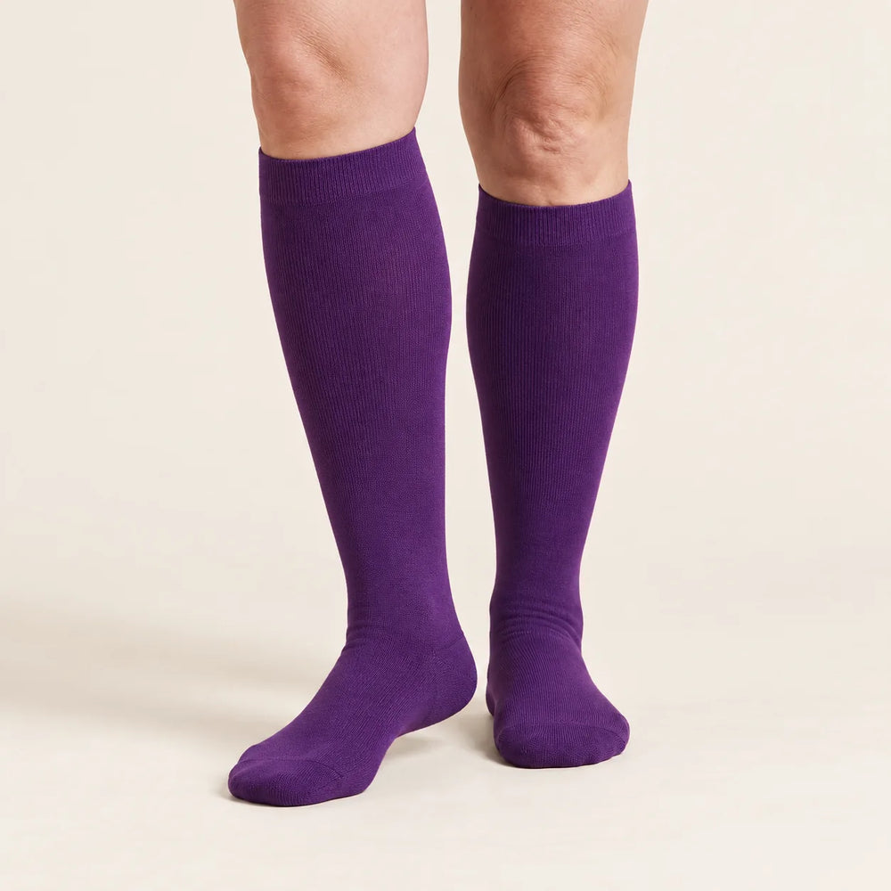 Lovelle Lift compression socks in Purple – front view – knee-high with soft-knit cuff