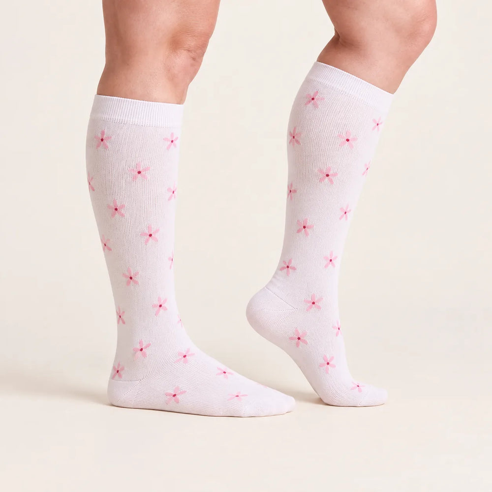 Lovelle Lift compression socks in Star Blossom – side view – graduated compression from ankle to knee