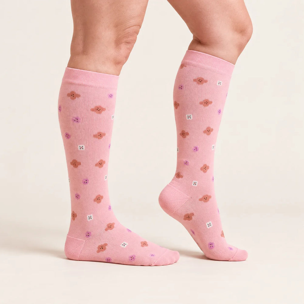 Lovelle Lift compression socks in Pink Ditsy – side view – graduated compression from ankle to knee
